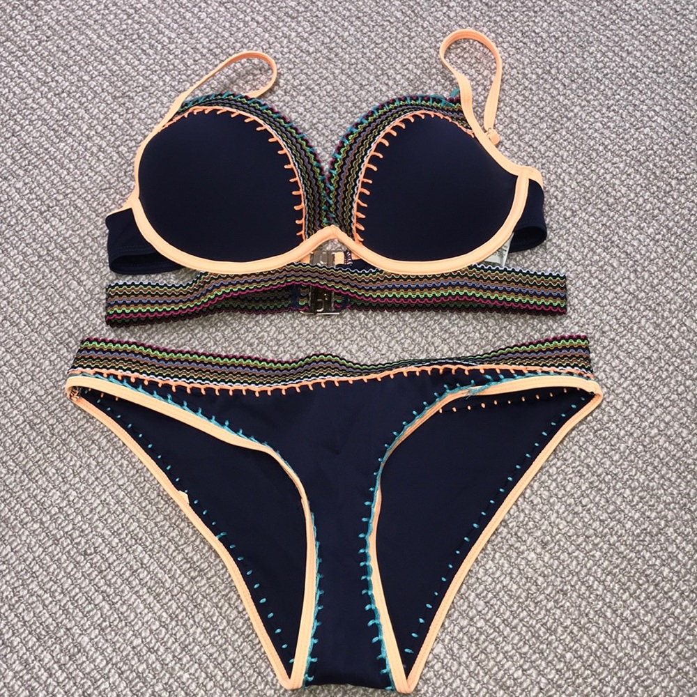 Navy blue stitching cutout bikini